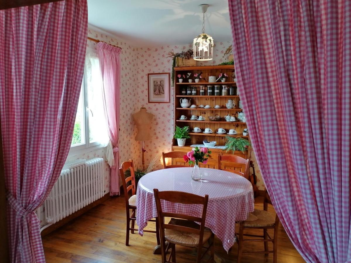 La Roseliere Maison Plain Pied Confortable Belle Decoration Jardin Magnifique 10 Mn A Pied Centre Ville Bayeux Proche Plages Du Debarquement Εξωτερικό φωτογραφία