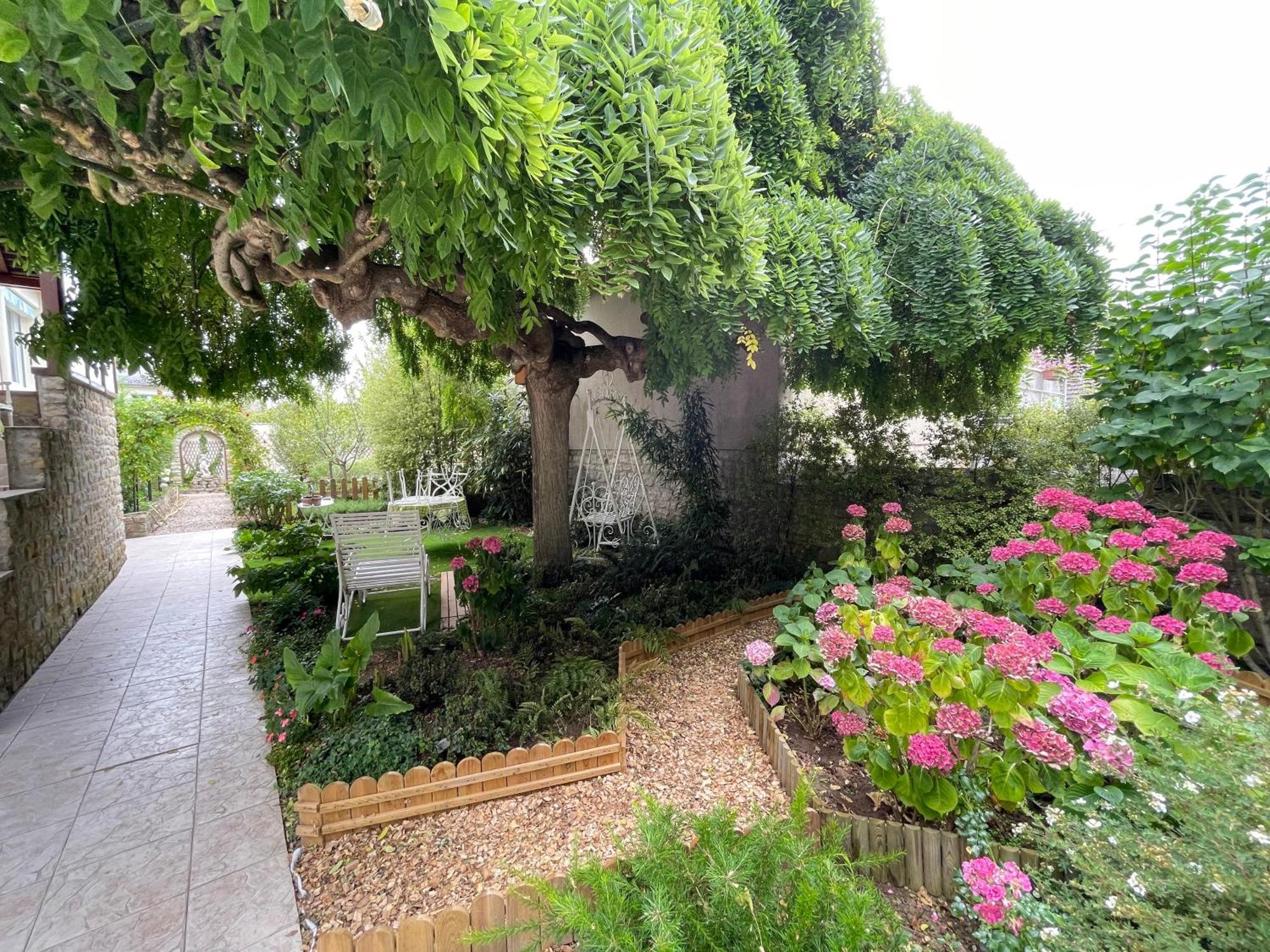 La Roseliere Maison Plain Pied Confortable Belle Decoration Jardin Magnifique 10 Mn A Pied Centre Ville Bayeux Proche Plages Du Debarquement Εξωτερικό φωτογραφία