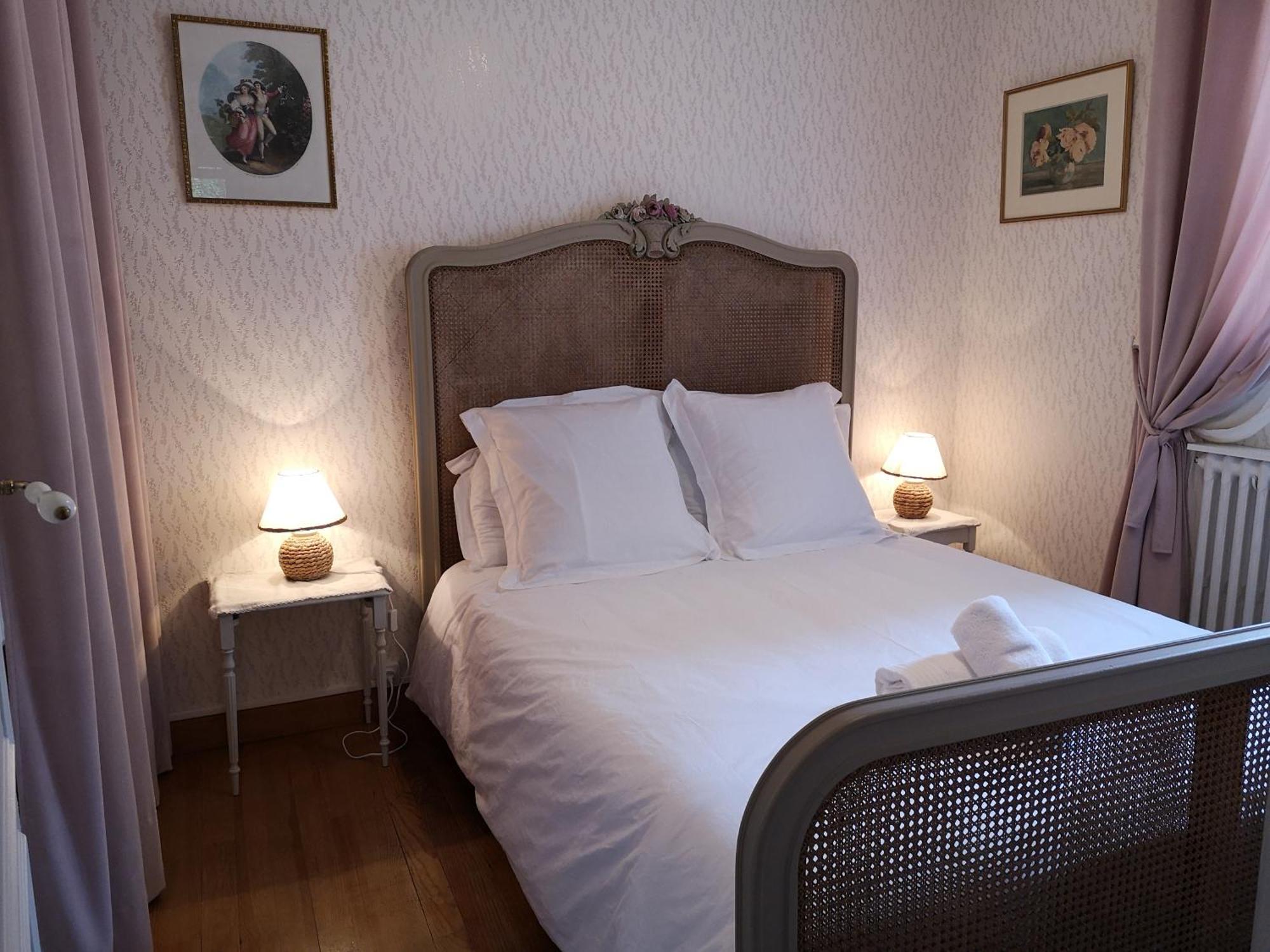 La Roseliere Maison Plain Pied Confortable Belle Decoration Jardin Magnifique 10 Mn A Pied Centre Ville Bayeux Proche Plages Du Debarquement Εξωτερικό φωτογραφία